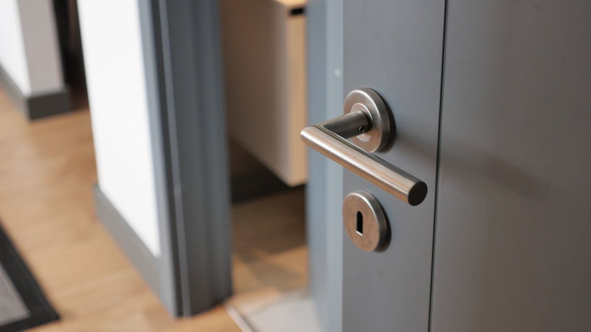 Szare drzwi wewnętrzne | Elegancja w nowoczesnym wydaniu